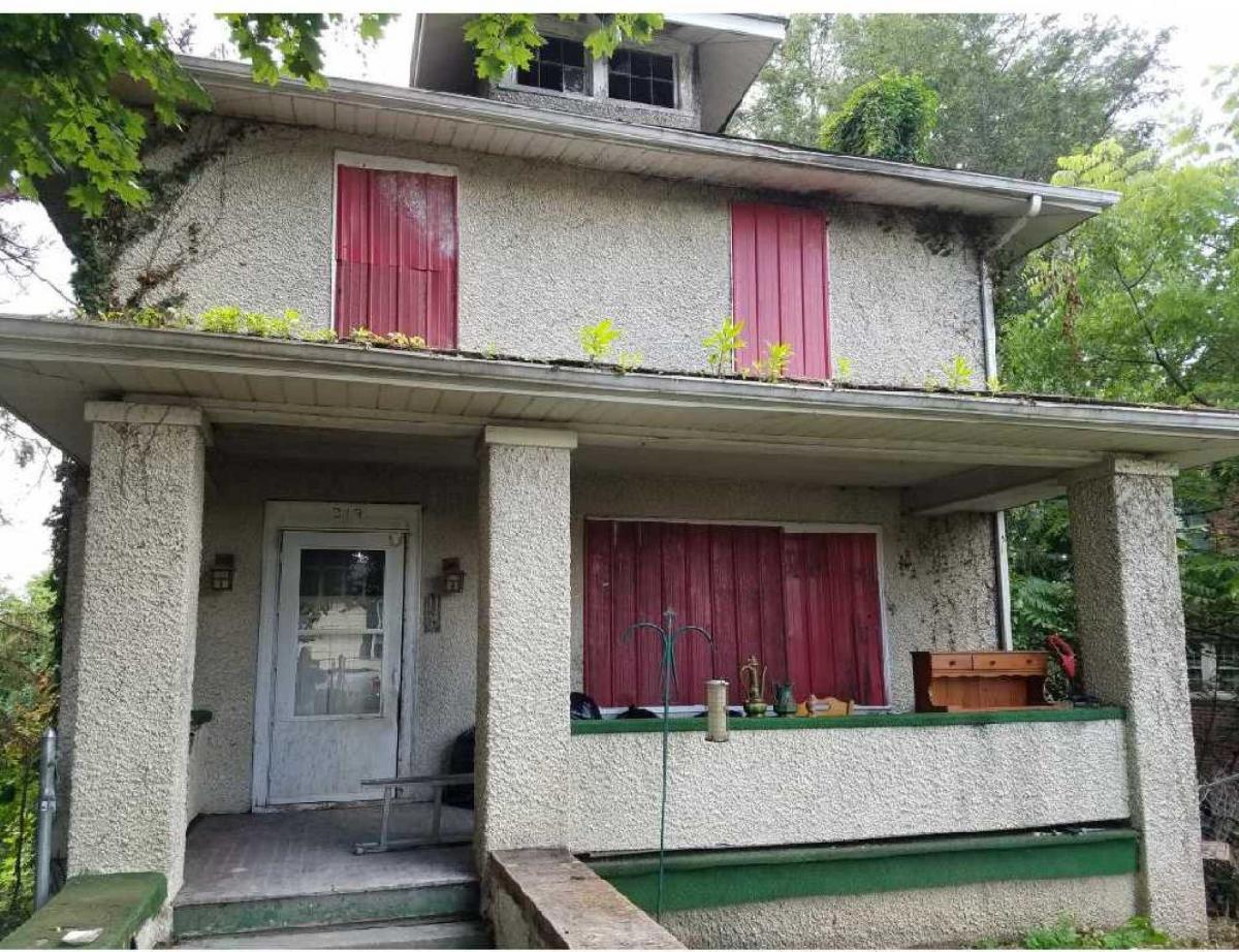 219 Highland Ave.